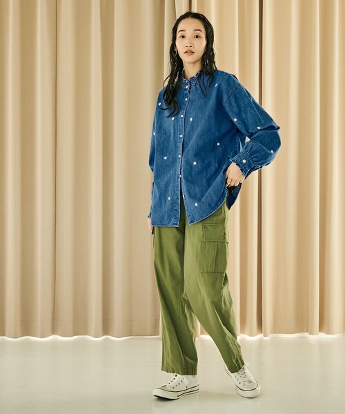 coen(コーエン)の「フラワー刺繍2WAYデニムブラウス(シャツ/ブラウス・レディース・コバルトブルー・L/M)」の14枚目の写真