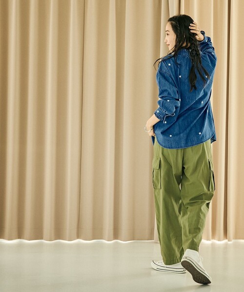 coen(コーエン)の「フラワー刺繍2WAYデニムブラウス(シャツ/ブラウス・レディース・コバルトブルー・L/M)」の12枚目の写真