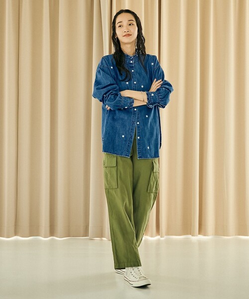 coen(コーエン)の「フラワー刺繍2WAYデニムブラウス(シャツ/ブラウス・レディース・コバルトブルー・L/M)」の11枚目の写真