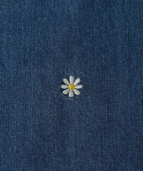 coen(コーエン)の「フラワー刺繍2WAYデニムブラウス(シャツ/ブラウス・レディース・コバルトブルー・L/M)」の5枚目の写真