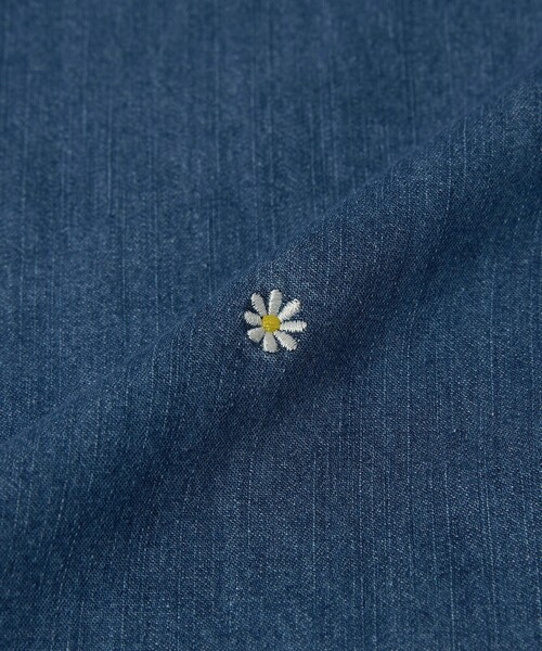 coen(コーエン)の「フラワー刺繍2WAYデニムブラウス(シャツ/ブラウス・レディース・コバルトブルー・L/M)」の4枚目の写真