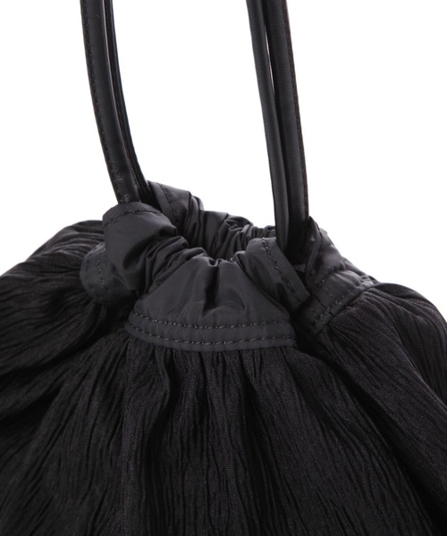 LAKOLE(ラコレ)の「ラッフル巾着2WAYショルダーバッグ / 132231(ショルダーバッグ・レディース・オフホワイト/ブラック/ピンク/ライトグレー・FREE)」の12枚目の写真