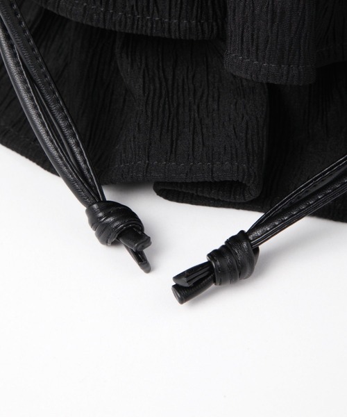 LAKOLE(ラコレ)の「ラッフル巾着2WAYショルダーバッグ / 132231(ショルダーバッグ・レディース・オフホワイト/ブラック/ピンク/ライトグレー・FREE)」の16枚目の写真