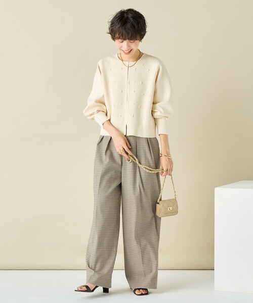 NOLLEY’S（ノーリーズ）の「《手洗い可能》パールビジュー片畦カーディガン（カーディガン/ボレロ・レディース・アイボリー/ブラック/チャコールグレー・38）」の5枚目の写真