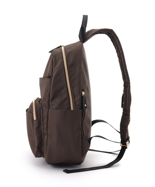 SHOO・LA・RUE（シューラルー）の「【撥水/背中ポケット】整理整頓できちゃうリュック（バックパック/リュック・レディース・グレー系3/チャコール/ブラック系4・00）」の15枚目の写真