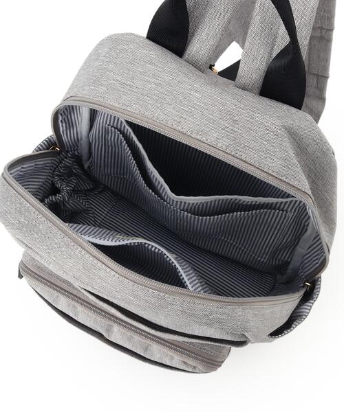SHOO・LA・RUE（シューラルー）の「【撥水/背中ポケット】整理整頓できちゃうリュック（バックパック/リュック・レディース・グレー系3/チャコール/ブラック系4・00）」の19枚目の写真