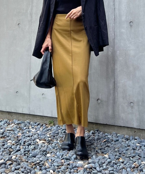 y/m by Yukie(イムバイユキエ)の「ポンチナロースカート(スカート・レディース・ブラック/オリーブ・FREE)」の1枚目の写真