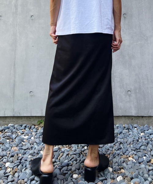 y/m by Yukie(イムバイユキエ)の「ポンチナロースカート(スカート・レディース・ブラック/オリーブ・FREE)」の7枚目の写真