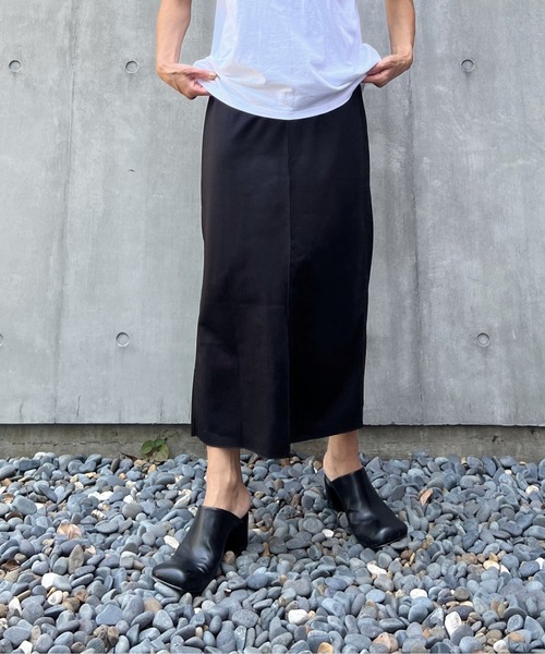 y/m by Yukie(イムバイユキエ)の「ポンチナロースカート(スカート・レディース・ブラック/オリーブ・FREE)」の3枚目の写真