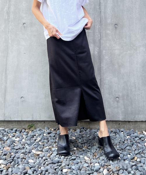 y/m by Yukie(イムバイユキエ)の「ポンチナロースカート(スカート・レディース・ブラック/オリーブ・FREE)」の4枚目の写真