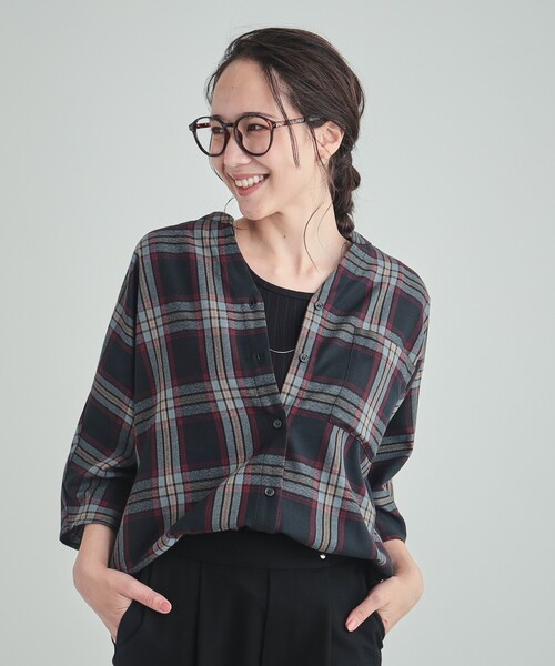 SHOO・LA・RUE（シューラルー）の「◆【洗える】暑い時期もさらりと着られる 7分袖チェックシャツ（シャツ/ブラウス・レディース・ホワイト系4/ワイン系1/ブラック系1・03/02/04）」の3枚目の写真