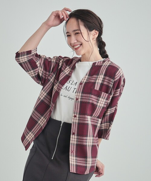 SHOO・LA・RUE（シューラルー）の「◆【洗える】暑い時期もさらりと着られる 7分袖チェックシャツ（シャツ/ブラウス・レディース・ホワイト系4/ワイン系1/ブラック系1・03/02/04）」の4枚目の写真