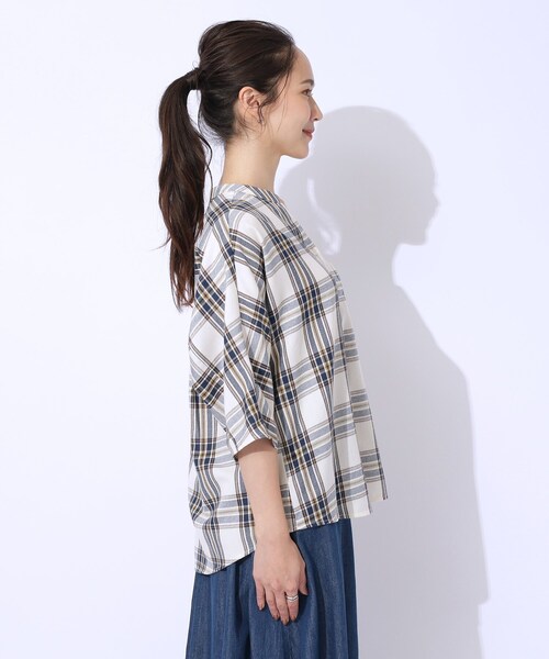 SHOO・LA・RUE（シューラルー）の「◆【洗える】暑い時期もさらりと着られる 7分袖チェックシャツ（シャツ/ブラウス・レディース・ホワイト系4/ワイン系1/ブラック系1・03/02/04）」の13枚目の写真