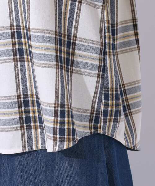 SHOO・LA・RUE（シューラルー）の「◆【洗える】暑い時期もさらりと着られる 7分袖チェックシャツ（シャツ/ブラウス・レディース・ホワイト系4/ワイン系1/ブラック系1・03/02/04）」の10枚目の写真