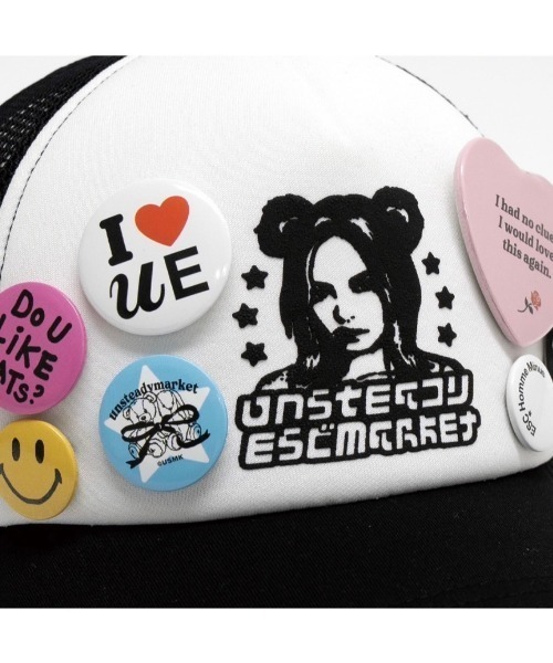 ESC STUDIO（イーエスシースタジオ）の「韓国ブランド ESC STUDIO イーエスシースタジオ ESC*USM trucker hat トラッカー キャップ メッシュキャップ 帽子 カモ柄キャップ 迷彩キャップ ロゴキャップ 缶バッチ 韓国ファッション 韓国ストリート ストリートファッション（キャップ・メンズ・グリーン系カモフラージュ/ブラック・ONE SIZE）」の6枚目の写真