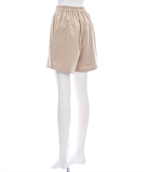 clear（クリア）の「≪再入荷≫タックフレアショートパンツ［大人 カジュアル 着回し力抜群］（その他パンツ・レディース・ベージュ/ブラック・F）」の9枚目の写真