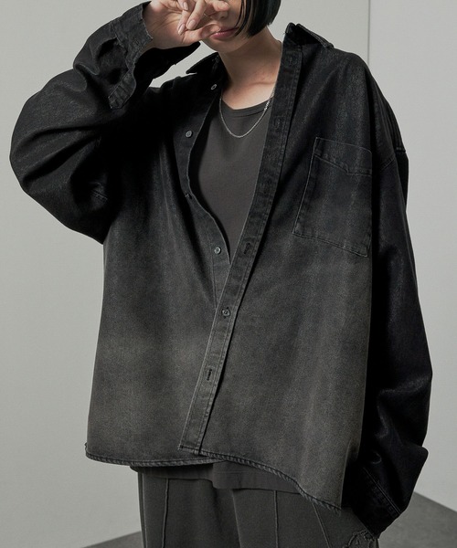 Alfred Alex（アルフレッドアレックス）の「【Alfred Alex】ヴィンテージメイクビッグデニムシャツ（シャツ/ブラウス・メンズ・ブラック系/チャコール/グレー/チャコールグレー/インディゴブルー・S/M/L）」の2枚目の写真