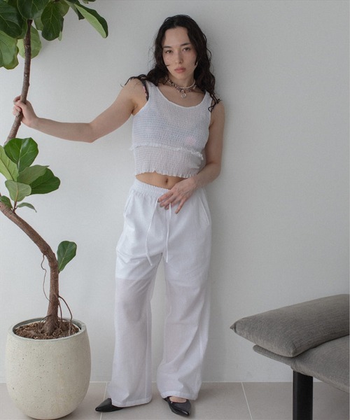 SUWDEE(スーディー)の「shirring tank top(タンクトップ・レディース・ホワイト/ブラック・FREE)」の6枚目の写真