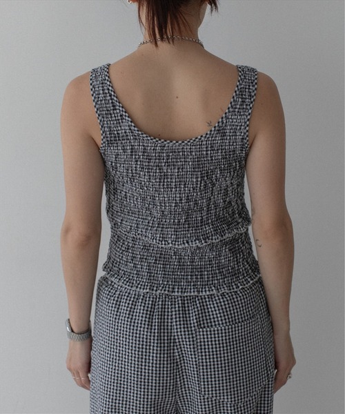 SUWDEE(スーディー)の「shirring tank top(タンクトップ・レディース・ホワイト/ブラック・FREE)」の19枚目の写真