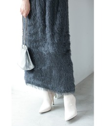 ふわふわシャギーのストレートミディアムスカート