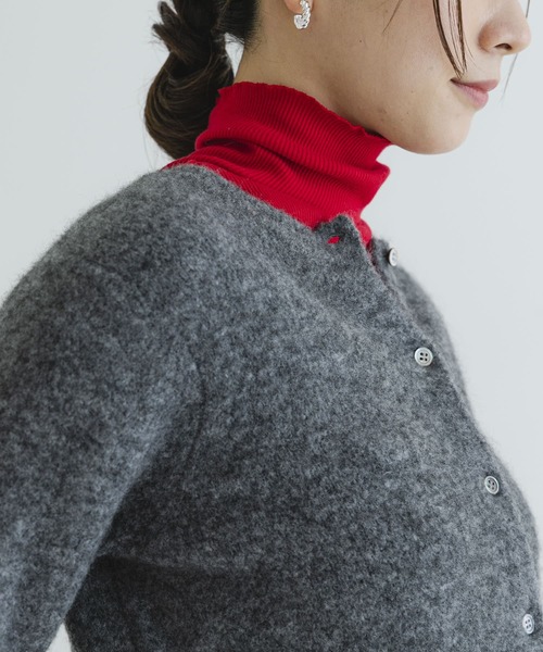 URBAN RESEARCH（アーバンリサーチ）の「『UR TECH』裏起毛タートルネックカットソー（Tシャツ/カットソー・レディース・オフホワイト/ブラック/ライトブルー/レッド・FREE）」の4枚目の写真