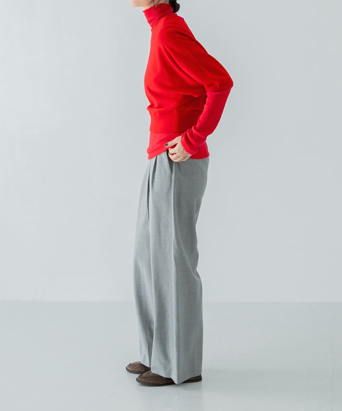 URBAN RESEARCH（アーバンリサーチ）の「『UR TECH』裏起毛タートルネックカットソー（Tシャツ/カットソー・レディース・オフホワイト/ブラック/ライトブルー/レッド・FREE）」の6枚目の写真