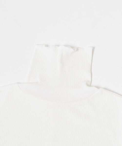 URBAN RESEARCH（アーバンリサーチ）の「『UR TECH』裏起毛タートルネックカットソー（Tシャツ/カットソー・レディース・オフホワイト/ブラック/ライトブルー/レッド・FREE）」の18枚目の写真