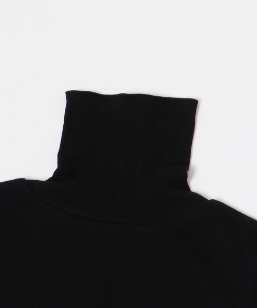 URBAN RESEARCH（アーバンリサーチ）の「『UR TECH』裏起毛タートルネックカットソー（Tシャツ/カットソー・レディース・オフホワイト/ブラック/ライトブルー/レッド・FREE）」の20枚目の写真