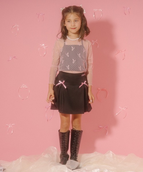 URBAN CHERRY(アーバンチェリー)の「【CHIPIE/シピ】サテンリボンタックプリーツミニスカート(スカート・キッズ・ブラック/グレー・110cm/120cm/130cm/140cm/150cm)」の10枚目の写真