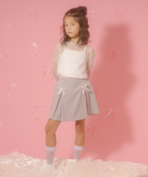 URBAN CHERRY(アーバンチェリー)の「【CHIPIE/シピ】サテンリボンタックプリーツミニスカート(スカート・キッズ・ブラック/グレー・110cm/120cm/130cm/140cm/150cm)」の13枚目の写真