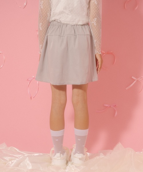 URBAN CHERRY(アーバンチェリー)の「【CHIPIE/シピ】サテンリボンタックプリーツミニスカート(スカート・キッズ・ブラック/グレー・110cm/120cm/130cm/140cm/150cm)」の15枚目の写真