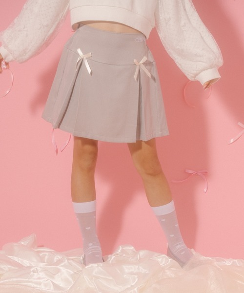 URBAN CHERRY(アーバンチェリー)の「【CHIPIE/シピ】サテンリボンタックプリーツミニスカート(スカート・キッズ・ブラック/グレー・110cm/120cm/130cm/140cm/150cm)」の4枚目の写真