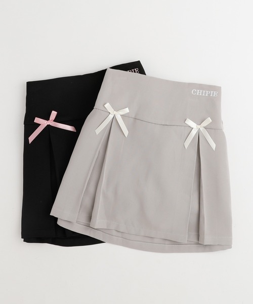 URBAN CHERRY(アーバンチェリー)の「【CHIPIE/シピ】サテンリボンタックプリーツミニスカート(スカート・キッズ・ブラック/グレー・110cm/120cm/130cm/140cm/150cm)」の3枚目の写真