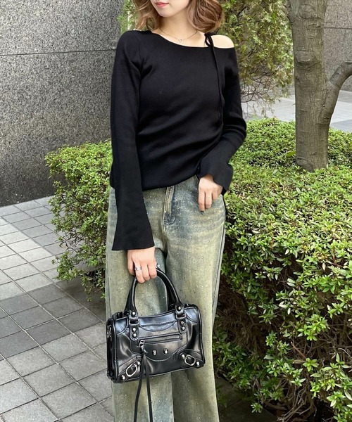 clear（クリア）の「肩リボンワンショルニットトップス [肌見せ スタイルアップ]≪2024AW新作≫（ニット/セーター・レディース・ブラック/オフホワイト/杢グレー・F）」の5枚目の写真