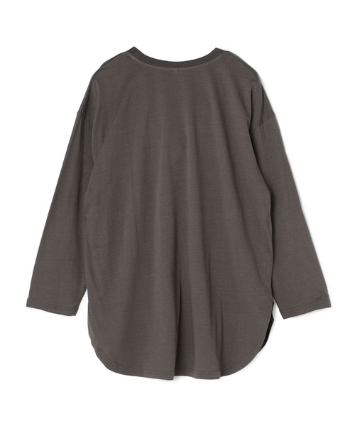 anyfee（エニフィー）の「【anyfee/プラスサイズ】ラウンドヘムロングスリーブワイドTEE《大きいサイズ》（Tシャツ/カットソー・レディース・ブラック/チャコール/オフホワイト/ピンク・3L/4L/5L/LL）」の9枚目の写真