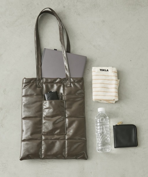 Aunt Marie's（アントマリーズ）の「キルティングトートBAG/PC,A4収納可能（トートバッグ・レディース・ブラック/シルバー/ブラウン・FREE）」の3枚目の写真