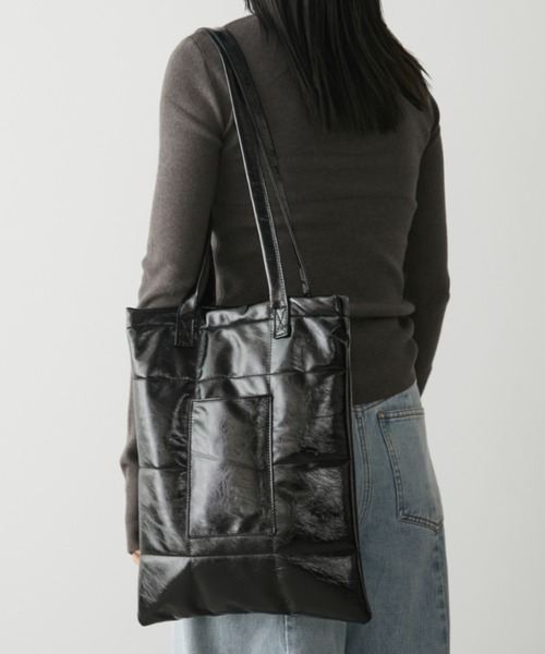 Aunt Marie's（アントマリーズ）の「キルティングトートBAG/PC,A4収納可能（トートバッグ・レディース・ブラック/シルバー/ブラウン・FREE）」の5枚目の写真