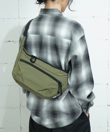 MT. RAINIER DESIGN（マウントレイニアデザイン）の「MT.RAINIER DESIGN HALF MOON BAG（ショルダーバッグ）」