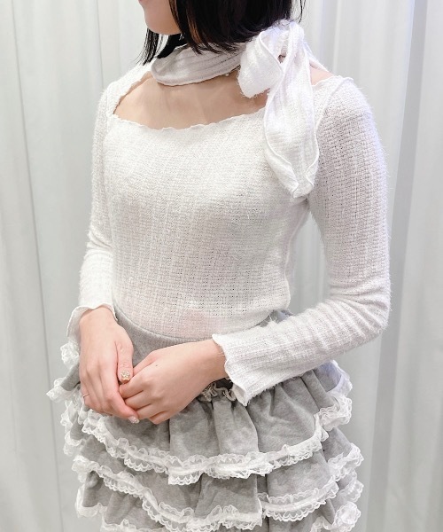 lilLilly(リルリリー)の「リボンチョーカーシャギーニットトップス(ニット/セーター・レディース・ブラック/ホワイト/ピンク・FREE)」の4枚目の写真