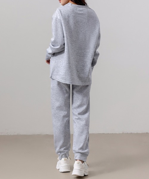 DAY CLOSET(デイ クローゼット)の「【セットアップ/ワンマイルOK】長袖ノームコアドロップショルダースウェット+ロングパンツ 上下2点セット レディース(スウェット・レディース・アイボリー/オートミール/グレー/チャコールグレー/ブラック・FREE)」の20枚目の写真