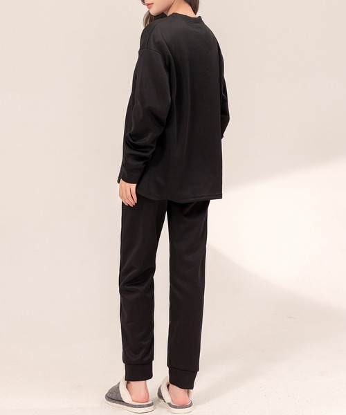 DAY CLOSET(デイ クローゼット)の「【セットアップ/ワンマイルOK】長袖ノームコアドロップショルダースウェット+ロングパンツ 上下2点セット レディース(スウェット・レディース・アイボリー/オートミール/グレー/チャコールグレー/ブラック・FREE)」の14枚目の写真
