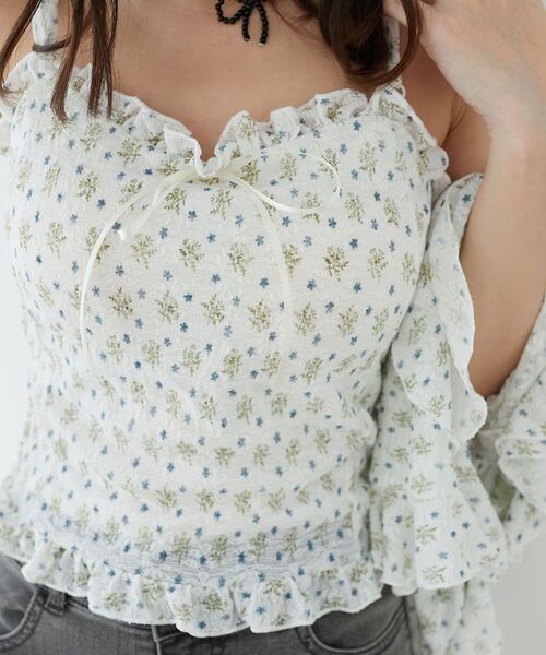 MAJESTIC LEGON（マジェスティックレゴン）の「カップ付きシャーリングキャミ（キャミソール・レディース・A/アイボリー/B/ブラック系その他/C・MEDIUM）」の4枚目の写真