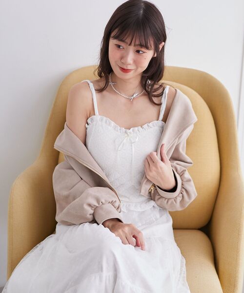 MAJESTIC LEGON（マジェスティックレゴン）の「カップ付きシャーリングキャミ（キャミソール・レディース・A/アイボリー/B/ブラック系その他/C・MEDIUM）」の11枚目の写真