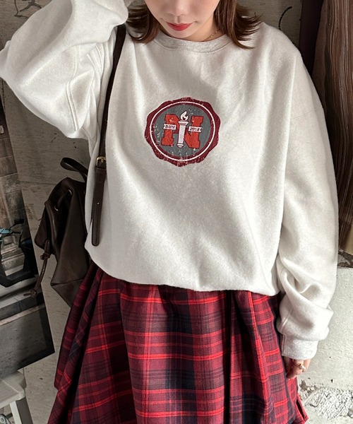 apres jour mignon(アプレジュールミニョン)の「【apresjour mignon 】ユニセックスリバーシブルスウェット【ZOZOTOWN限定アイテム】(スウェット・レディース・オートミール/ボルドー/ネイビー・X-LARGE/フリー)」の2枚目の写真