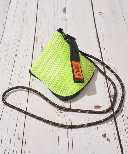 UNIVERSAL OVERALL（ユニバーサルオーバーオール）の「【UNIVERSAL OVERALL】MESH PYRAMID SHOULDERBAG / ピラミッド型 メッシュショルダーバッグ（ショルダーバッグ・レディース・チャコールグレー/ブラック/ホワイト/サックスブルー/ライム・FREE）」の13枚目の写真