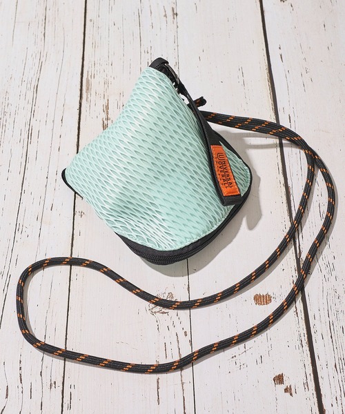 UNIVERSAL OVERALL（ユニバーサルオーバーオール）の「【UNIVERSAL OVERALL】MESH PYRAMID SHOULDERBAG / ピラミッド型 メッシュショルダーバッグ（ショルダーバッグ・レディース・チャコールグレー/ブラック/ホワイト/サックスブルー/ライム・FREE）」の12枚目の写真