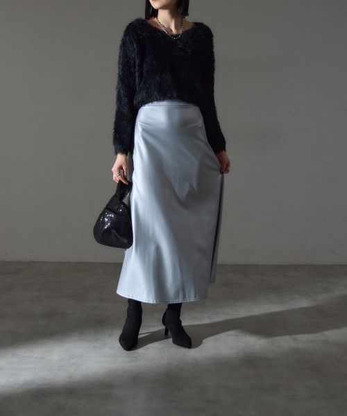 each(イーチ)の「ロングシャギークルーネックショート丈ニット(ニット/セーター・レディース・ブラック/グレイッシュベージュ/ホワイト/ベージュ・FREE)」の19枚目の写真