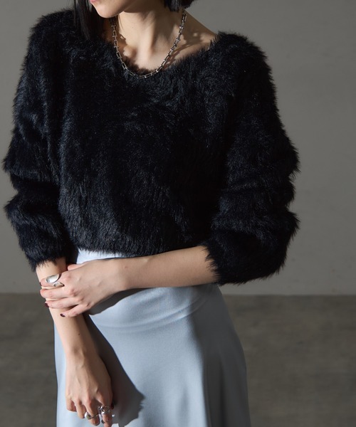 each(イーチ)の「ロングシャギークルーネックショート丈ニット(ニット/セーター・レディース・ブラック/グレイッシュベージュ/ホワイト/ベージュ・FREE)」の13枚目の写真
