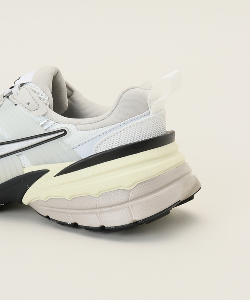 NIKE(ナイキ)の「*【NIKE/ナイキ】追加V2K Run(Silver)(スニーカー・レディース・シルバー・23cm/24cm/25cm/26cm)」の3枚目の写真