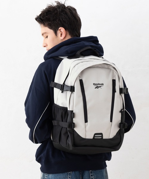 Reebok(リーボック)の「Reebok リーボック ワンポイント ロゴ 刺繍 大容量 軽量 バックパック リュック 約30L(バックパック/リュック・メンズ・アイボリー/ブラック/チャコール・FREE)」の6枚目の写真